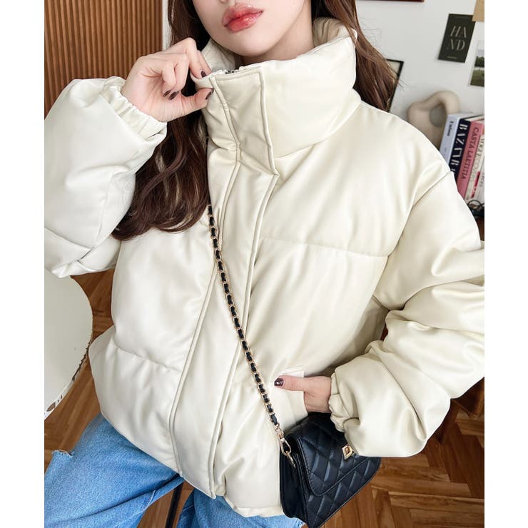 アイボリー | スタンドカラーファイバーダウンソフトフェイクレザーブルゾン | moment+