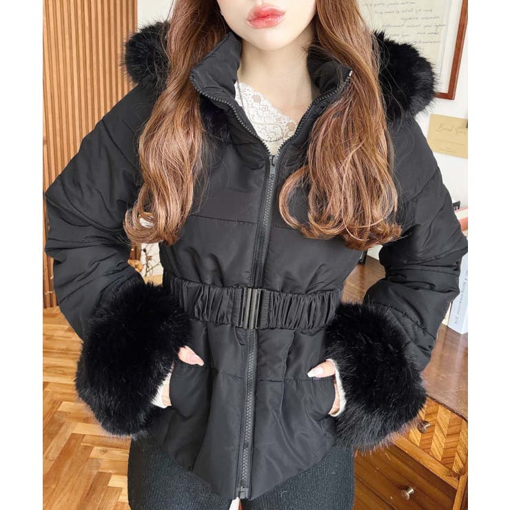 ブラック | ベルト付きフードファーダウンジャケット | moment+