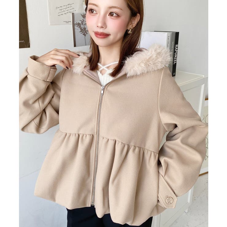 ファーフードペプラムバルーンブルゾン[品番：ERMW0004241]｜moment+