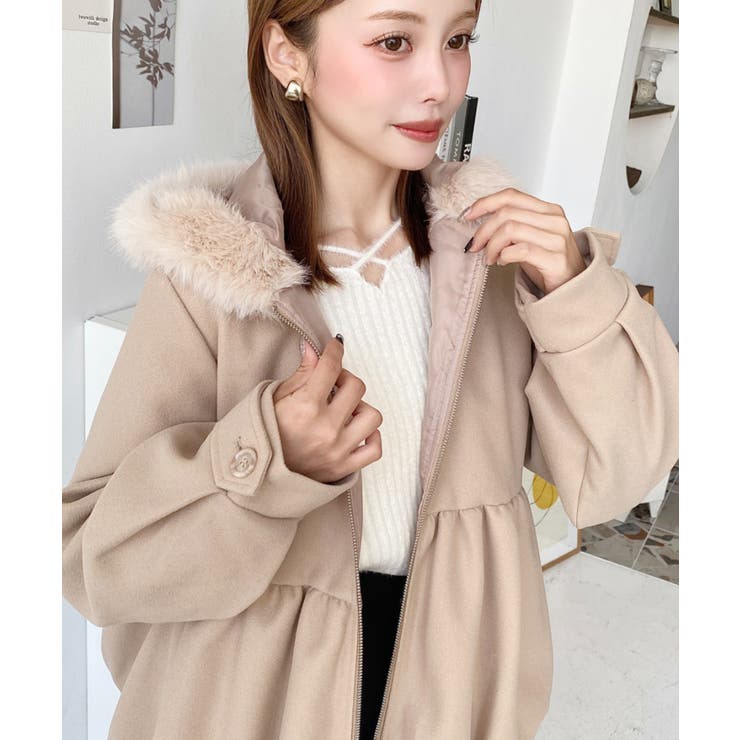 ファーフードペプラムバルーンブルゾン[品番：ERMW0004241]｜moment+