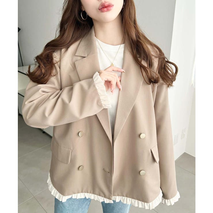 ベージュ | マットゴールド釦配色フリルピンストライプWテーラージャケット | moment+