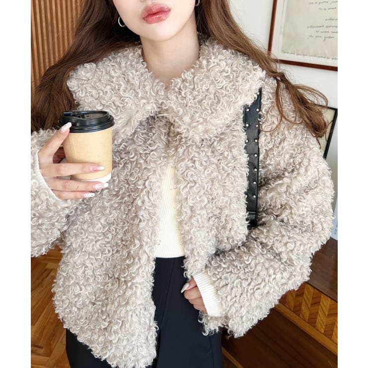 ベージュ | 衿付きプードルフェイクファーブルゾン | moment+