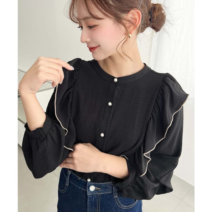 ブラック | パール釦マルチウェイ配色メローフリル長袖ブラウス | moment+