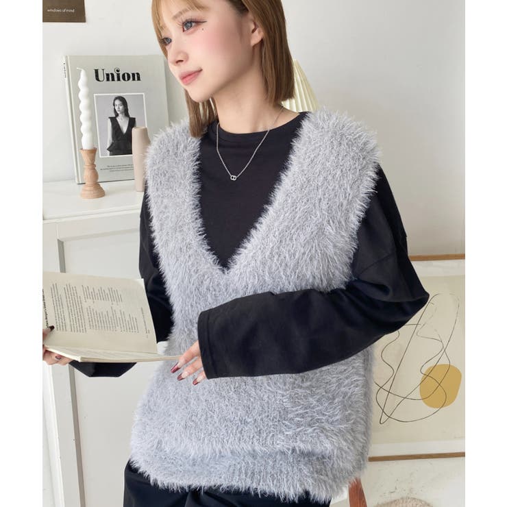 グレー | ラメフェザーVネックニットベスト | moment+