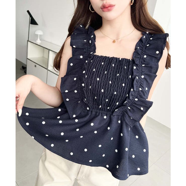 ネイビー | リネンライクドットプリントシャーリングペプラムフリルブラウス | moment+