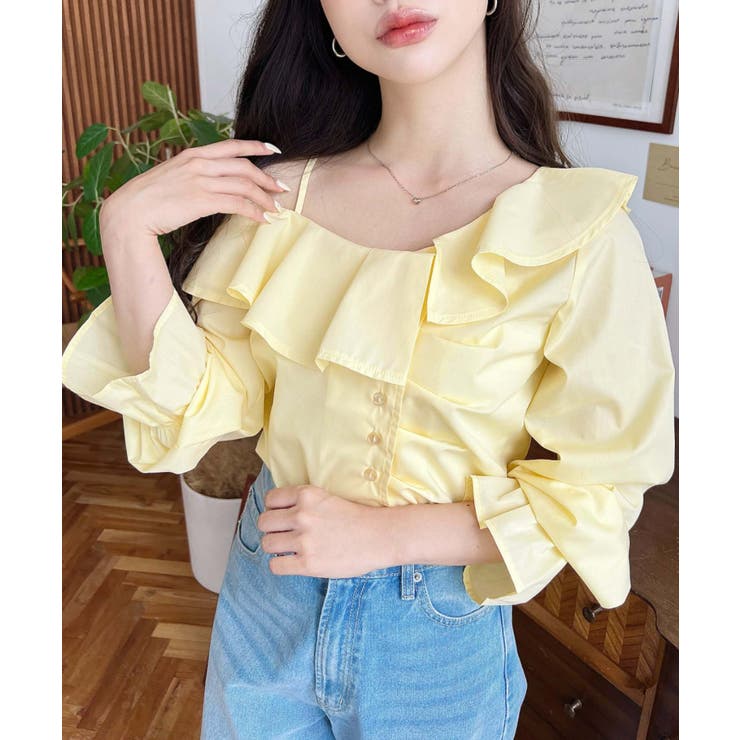 フロントタックアシンメトリーフリルワンショルダーブラウス | moment+ | 詳細画像1 