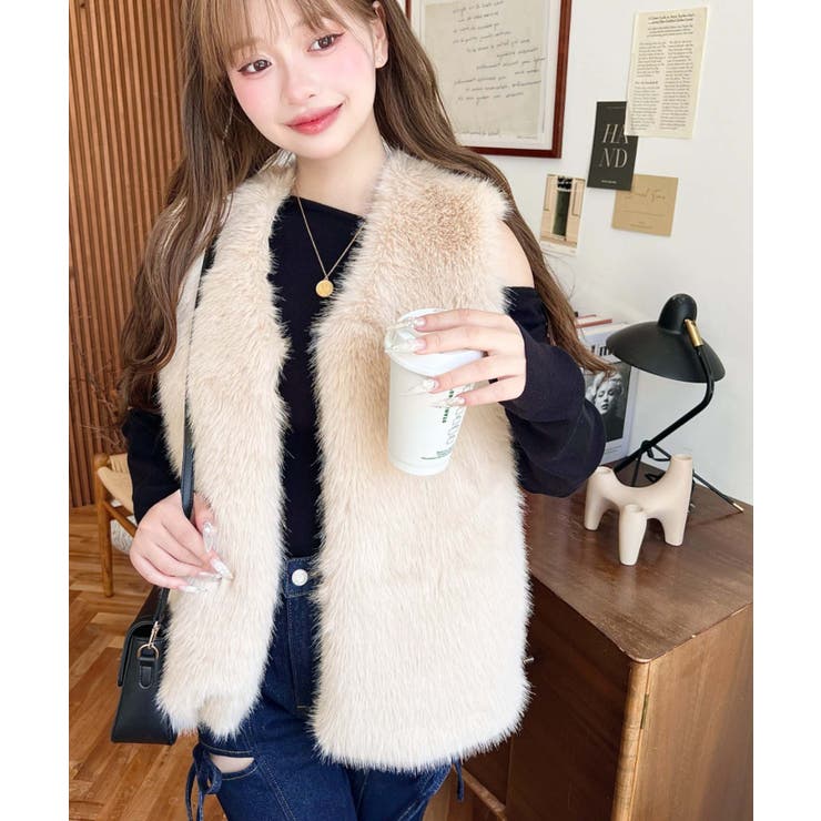 Vネックロングフェイクファーベスト[品番：ERMW0003934]｜moment+