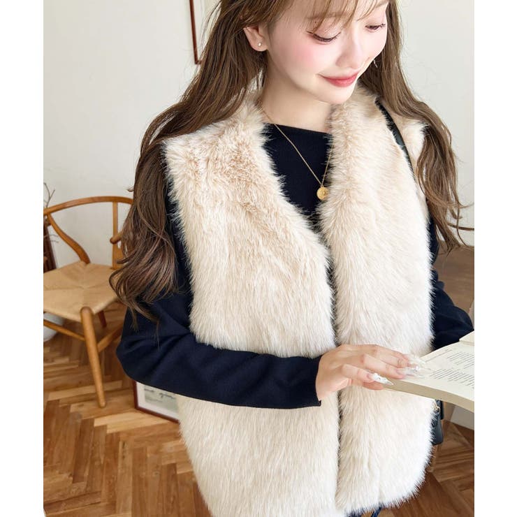 Vネックロングフェイクファーベスト[品番：ERMW0003934]｜moment+