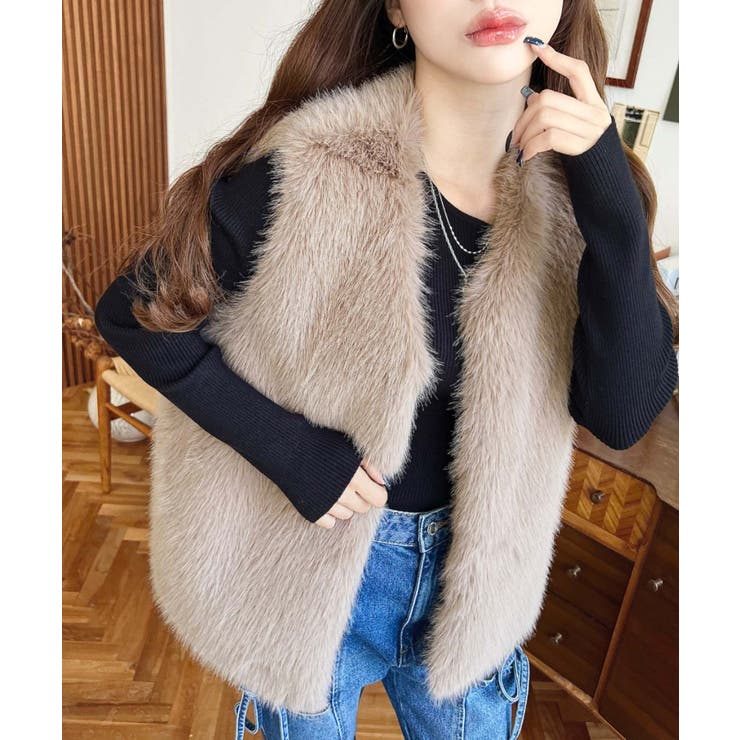 モカ | Vネックロングフェイクファーベスト | moment+