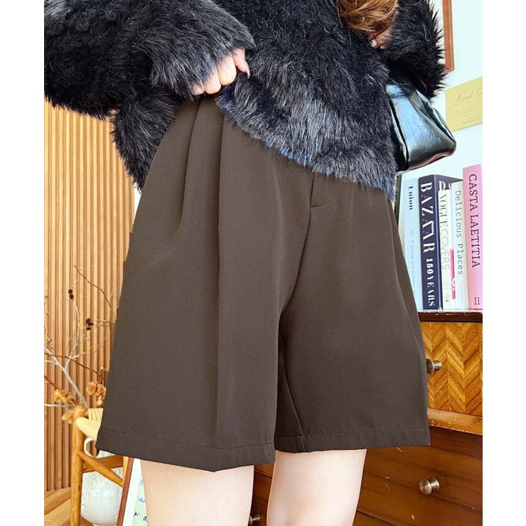 ブラウン | センタープレスツータックショートパンツ | moment+