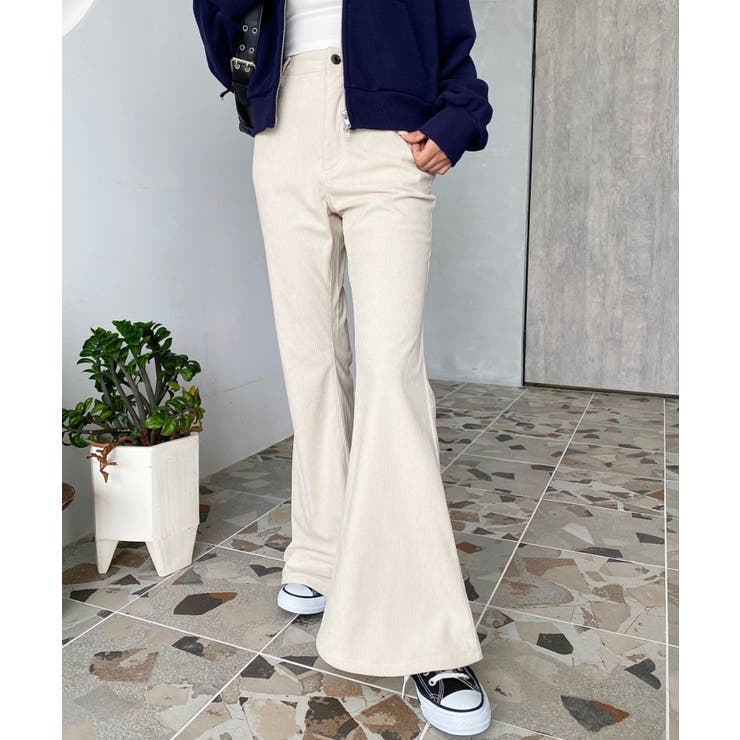 アイボリー | コーデュロイフレアパンツ | moment+