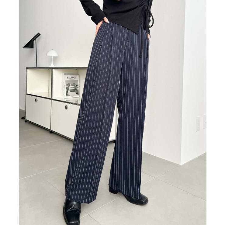 センタープレスツータックセミワイドストライプパンツ | moment+ | 詳細画像18 