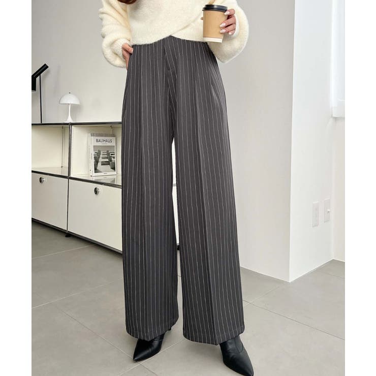 センタープレスツータックセミワイドストライプパンツ | moment+ | 詳細画像3 