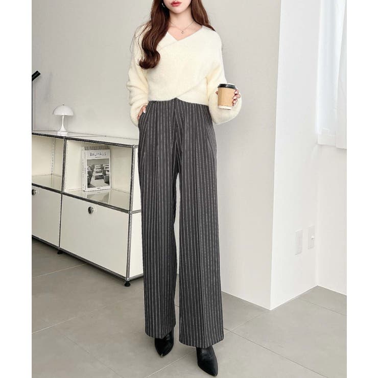 センタープレスツータックセミワイドストライプパンツ | moment+ | 詳細画像5 