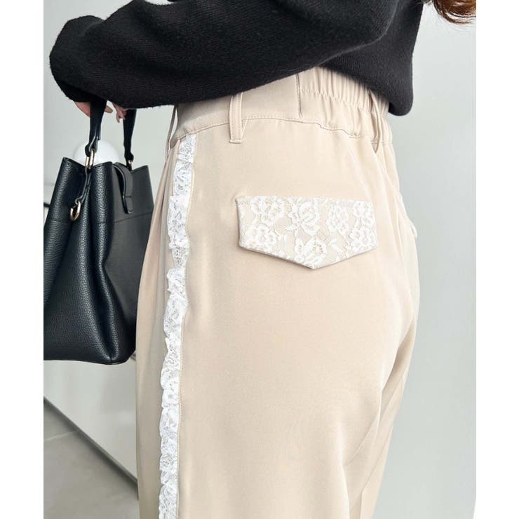 グレイッシュベージュ | サイドレースハイウエストツータックセミワイドスラックスパンツ | moment+