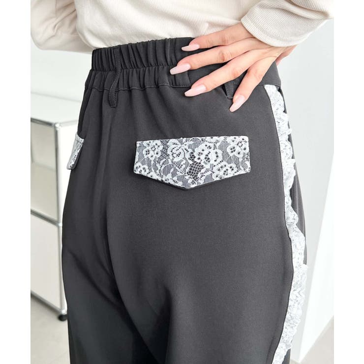 チャコールグレー | サイドレースハイウエストツータックセミワイドスラックスパンツ | moment+