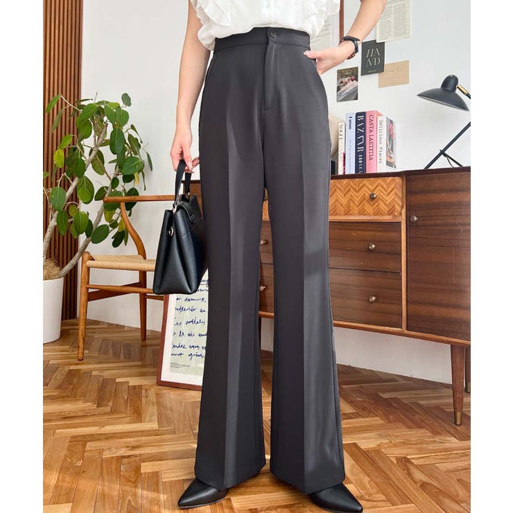 チャコールグレー | センタープレスフレアスラックスパンツ カットジョーゼット | moment+