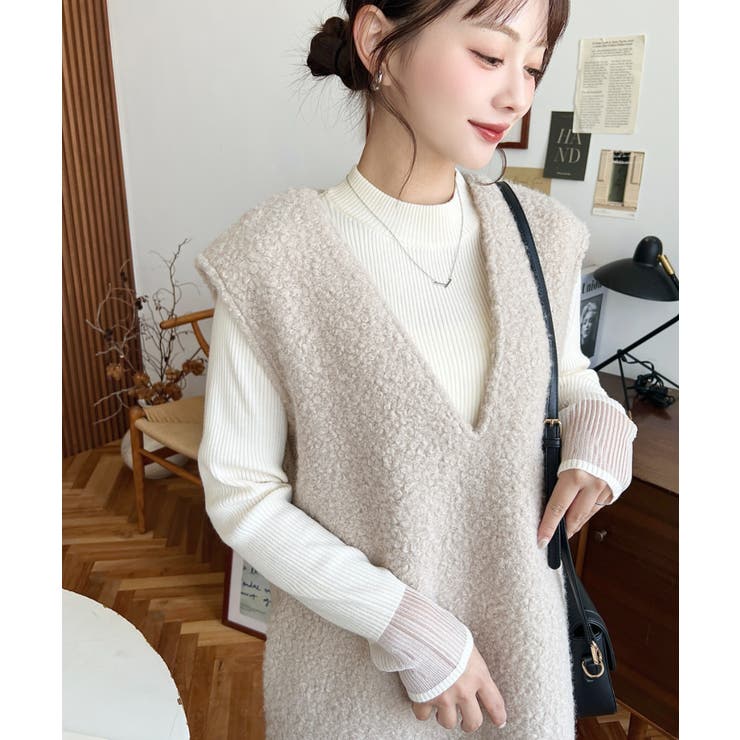 グレイッシュベージュ | Vネックジャンパースカートリングフェイクウール | moment+