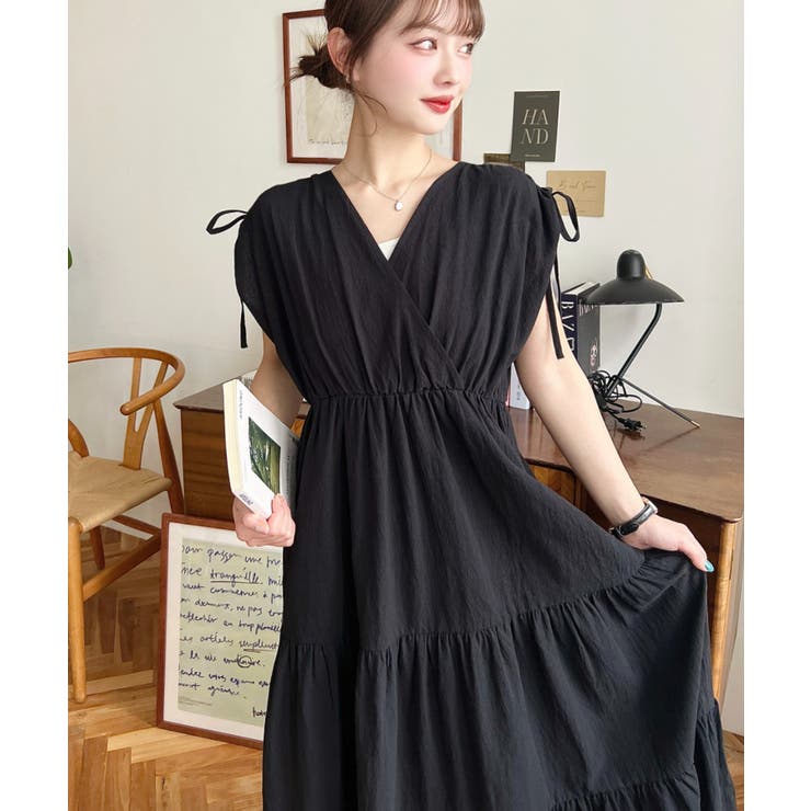 ブラック | シャーリングリボンカシュクールティアードワンピース コットンワッシャー | moment+