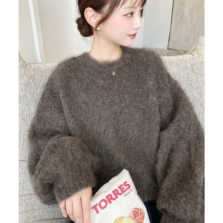 モカ | クルーネックサイドスリットブークレシャギーニットプルオーバー | moment+