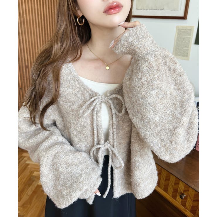 ベージュ | 前後2WAYブークレニットリボンカーディガン | moment+