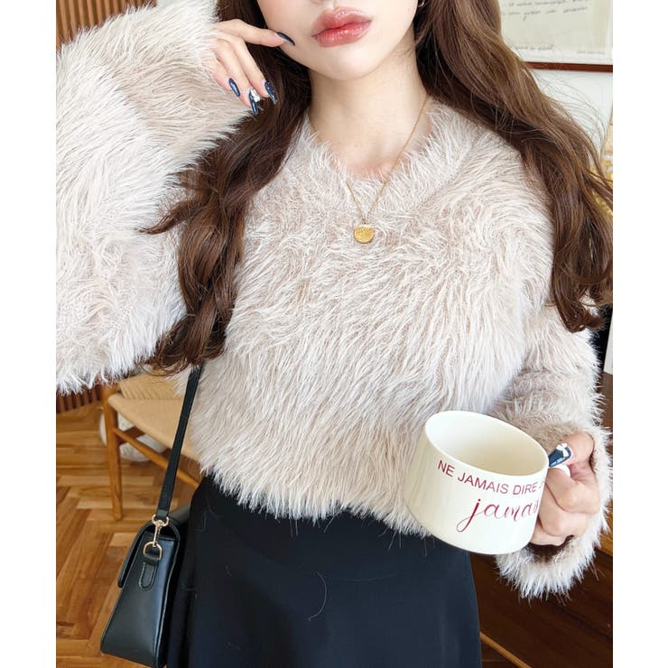 グレイッシュベージュ | クルーネックショート丈ロングフェザーニットプルオーバー | moment+