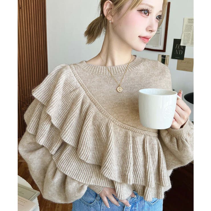 グレイッシュベージュ | アシメフリルもちもちニットプルオーバー | moment+