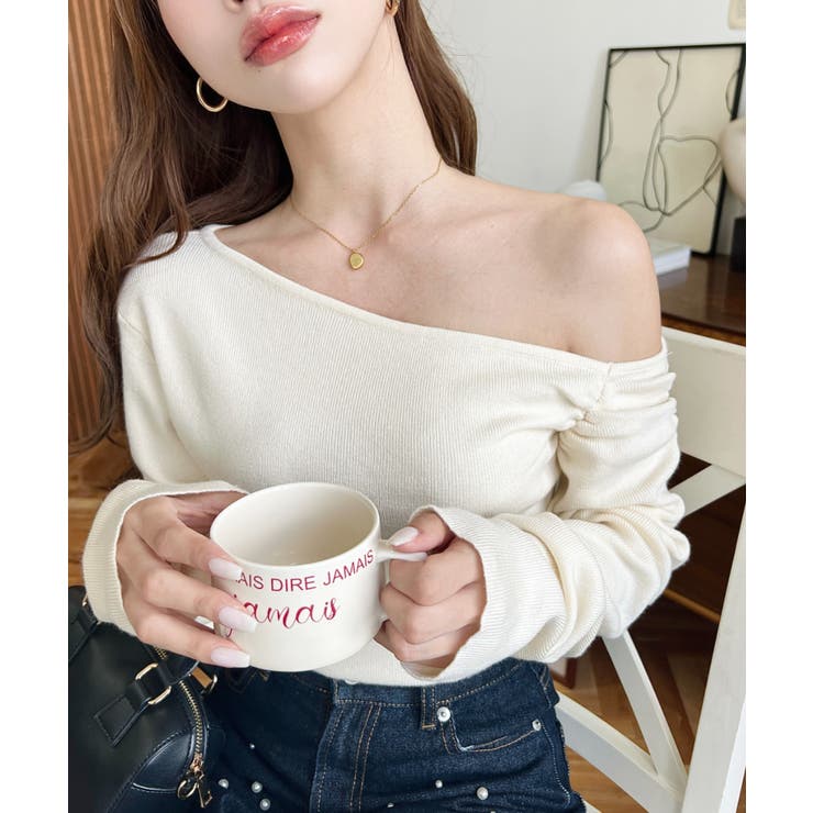 アイボリー | アシメワンショルリブニットプルオーバー | moment+