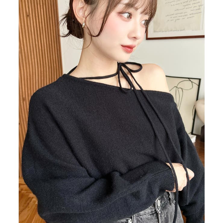 ブラック | ストラップチョーカーネックリボンアシメワンショルダーニットプルオーバー | moment+