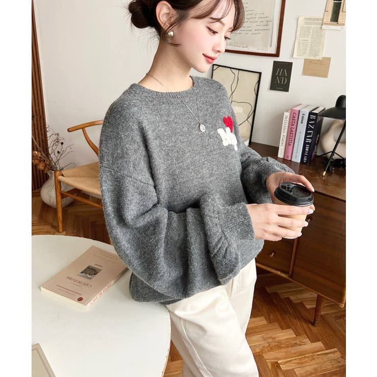 甘さ控えめが可愛い◎／ハートワンポイントロゴニットプルオーバー