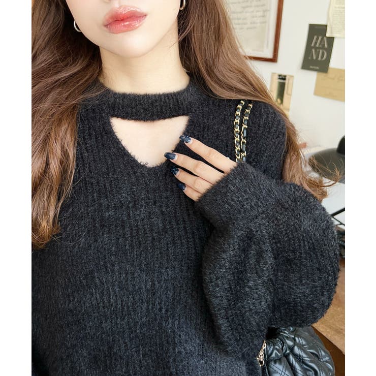 ブラック | ホルターカットアウトシャギーニットプルオーバー | moment+