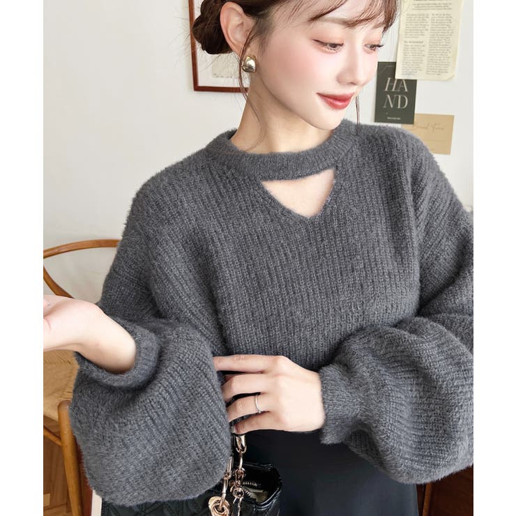 チャコールグレー | ホルターカットアウトシャギーニットプルオーバー | moment+