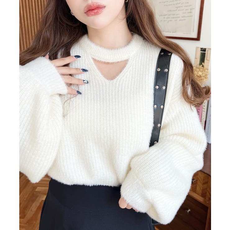 アイボリー | ホルターカットアウトシャギーニットプルオーバー | moment+