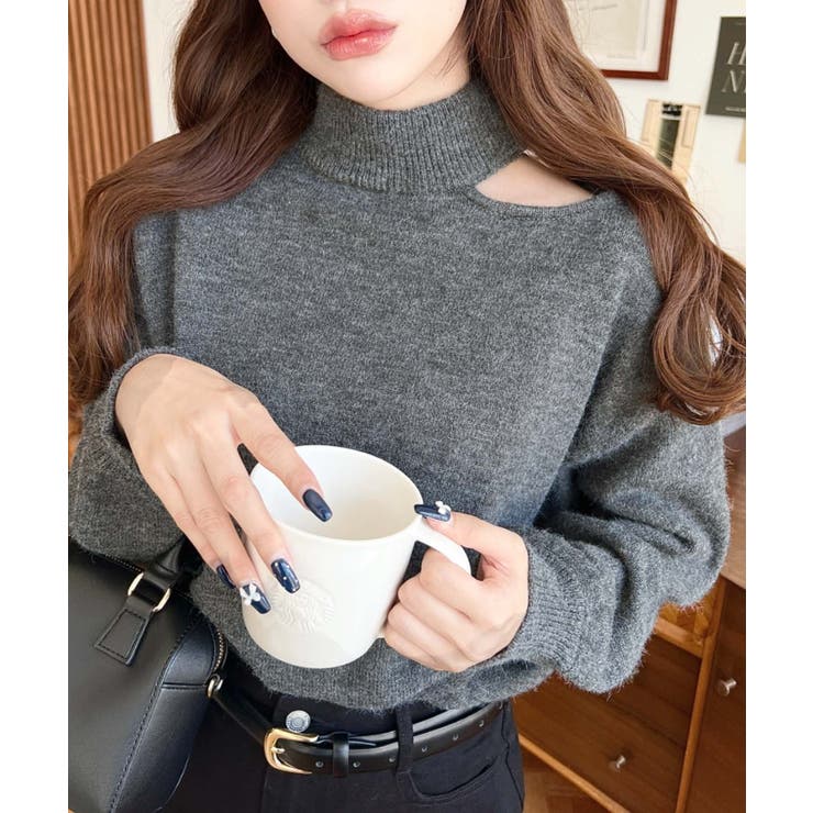 チャコールグレー | ハイネックデザインカットワンショルニットプルオーバー | moment+