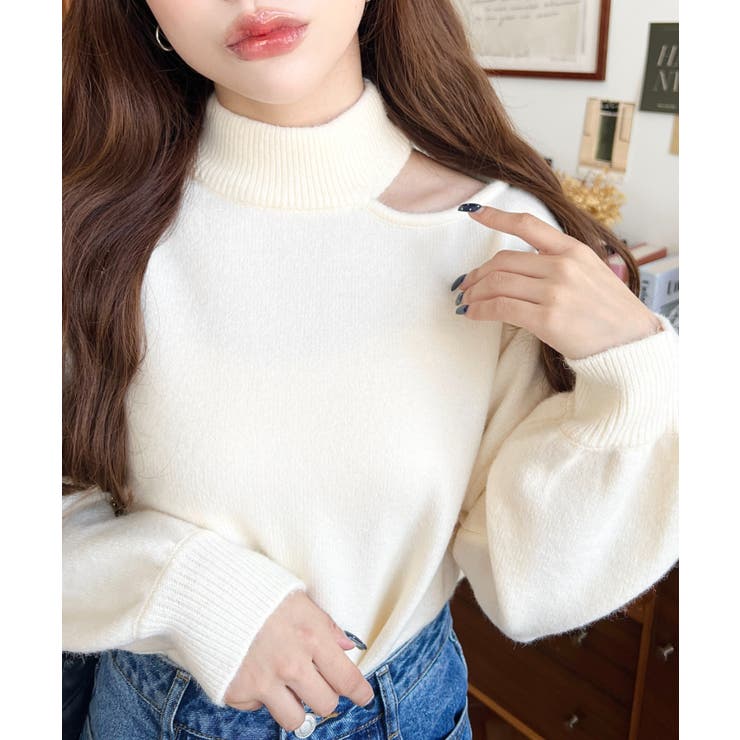 アイボリー | ハイネックデザインカットワンショルニットプルオーバー | moment+