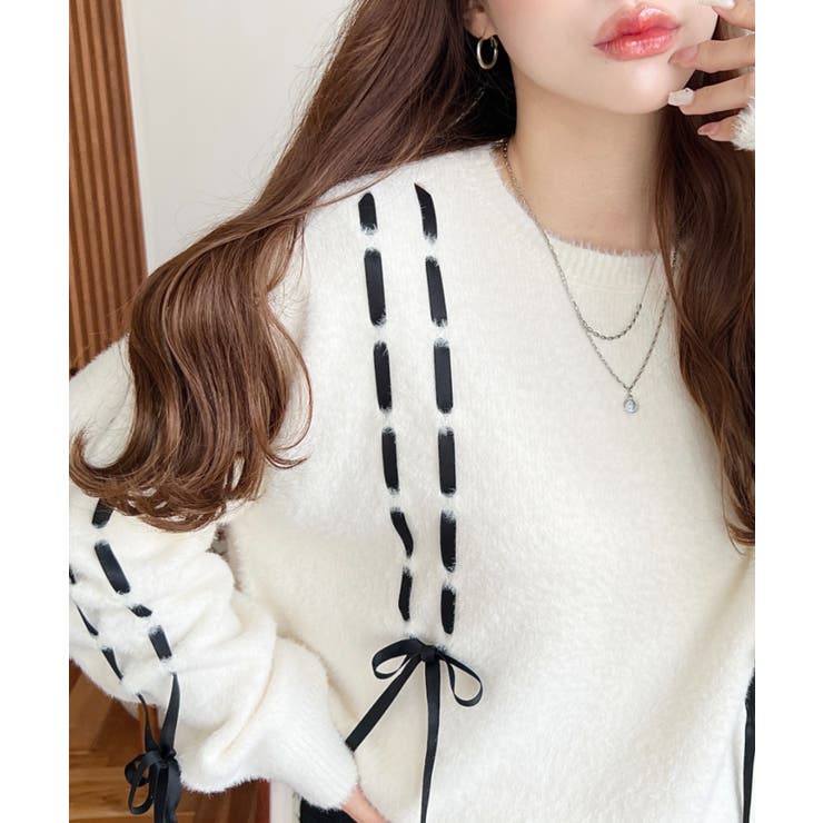 アイボリー | 編み込みリボンフェザーニットプルオーバー | moment+