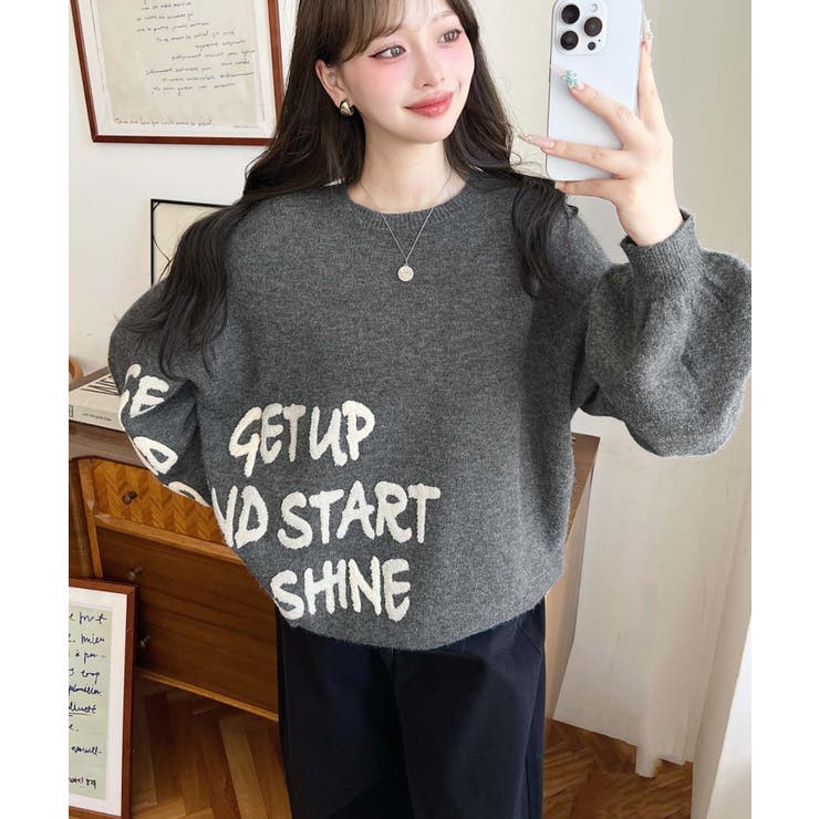 チャコールグレー | サガラ刺繍ロゴニットプルオーバー | moment+