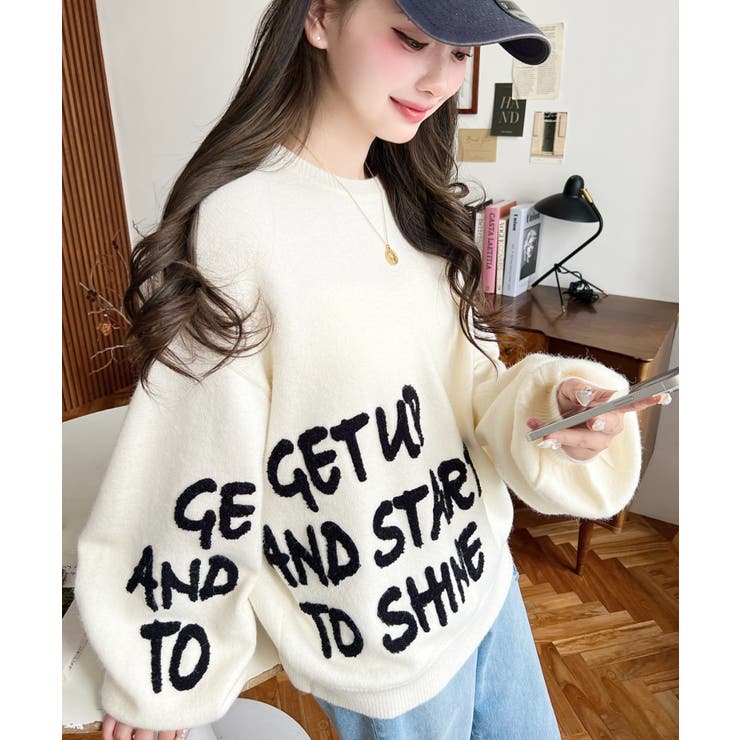 アイボリー | サガラ刺繍ロゴニットプルオーバー | moment+