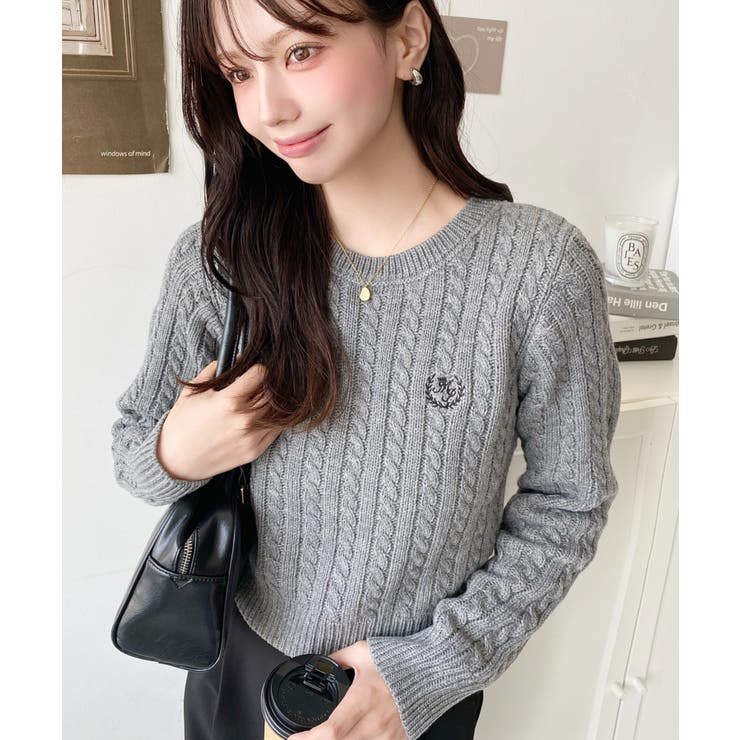グレー | 刺繍入りケーブルショート丈ニットプルオーバー | moment+