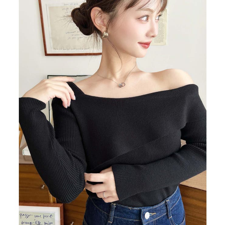 ブラック | アシンメトリーオフショルダーリブニット12G | moment+