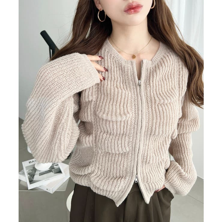 ベージュ | シャーリングジップニットカーディガン | moment+