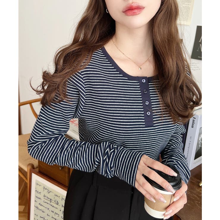 ネイビー | 前後2WAY袖くしゅくしゅヘンリーネックボーダーロンT | moment+