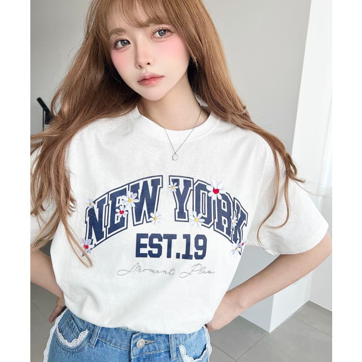 オフホワイト | ロゴプリント＆フラワー刺繍Tシャツ 綿100%天竺 | moment+