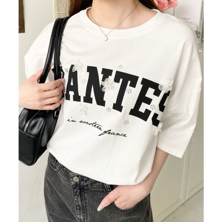 ビジュー＆フラワーモチーフ付きカレッジロゴプリント半袖Tシャツ | moment+ | 詳細画像11 
