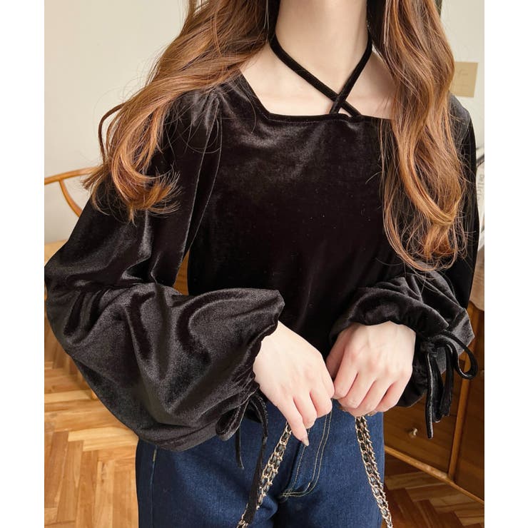 シャイニーベロアスクエアホルターボリュームスリーブプルオーバー