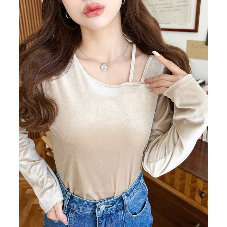 グレイッシュベージュ | シャイニーベロアアシンメトリーネックトップス | moment+