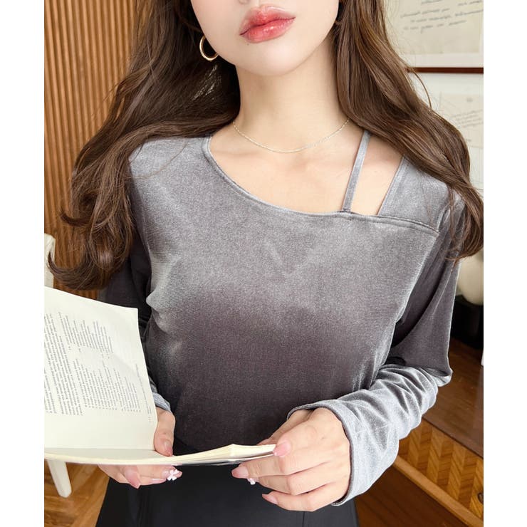 チャコールグレー | シャイニーベロアアシンメトリーネックトップス | moment+