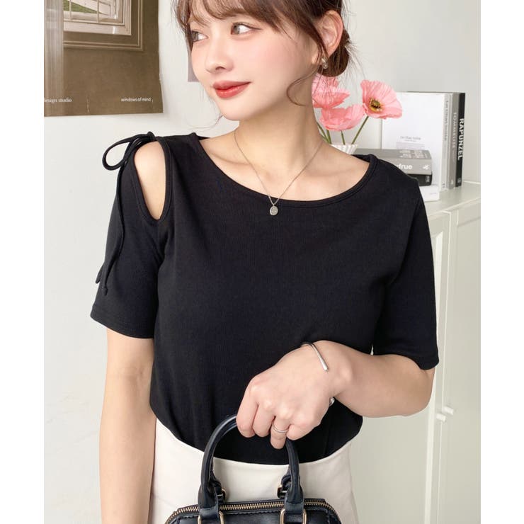 ブラック | 肩スリットリボン半袖トップス | moment+