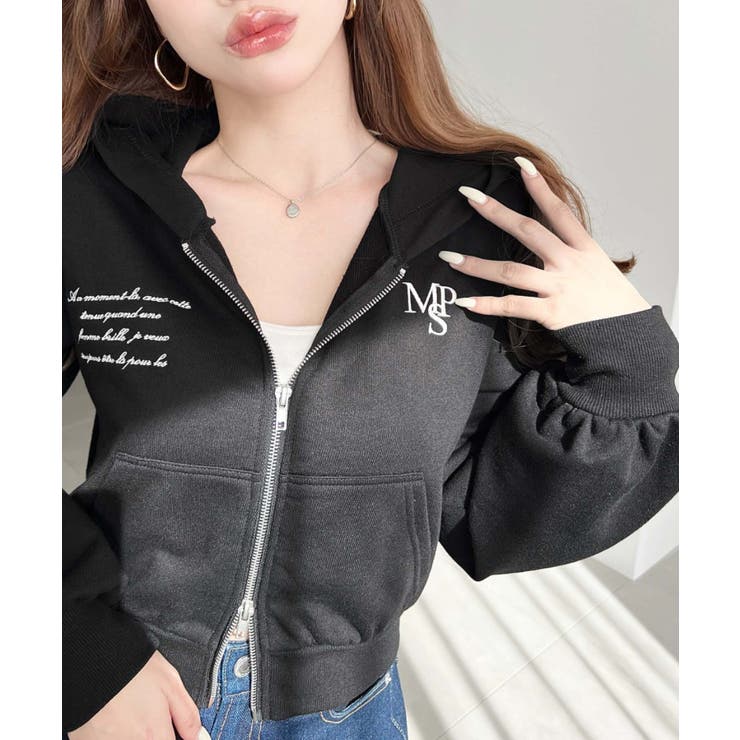 ブラック | 裏毛ショート丈ロゴ刺繍ジップアップパーカー | moment+