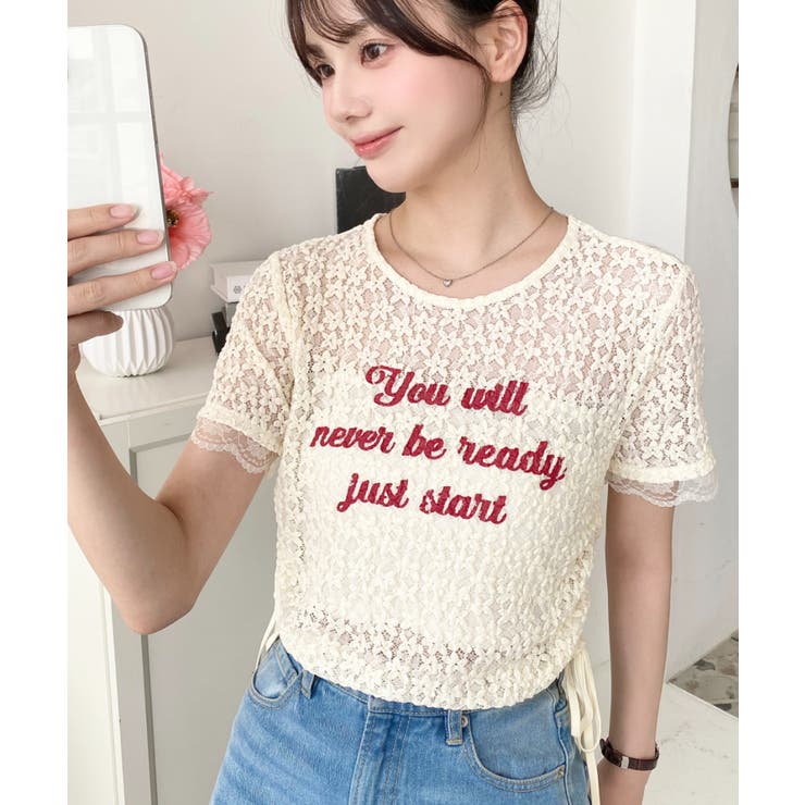 ナチュラル | 小花ストレッチレースロゴプリントサイドドロストTシャツ | moment+